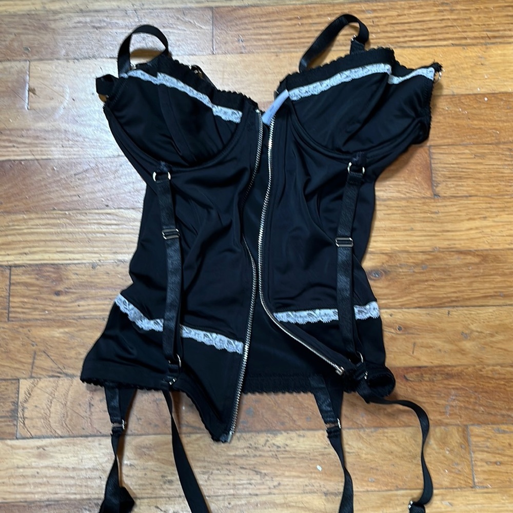 TRE SEXY BLACK CORSET/GARDER ZIPPERS STRAPS DOM SIZE LARGE